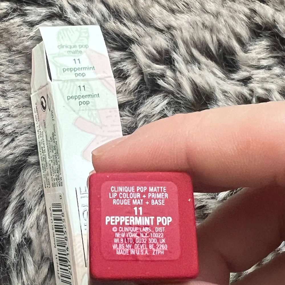 Clinique pop lip colour + primer rouge intense + base 11 peppermint pop